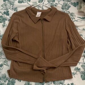 Ross brown two piece outfit crop shirt is L (11-13) and pants are XL (15-17)